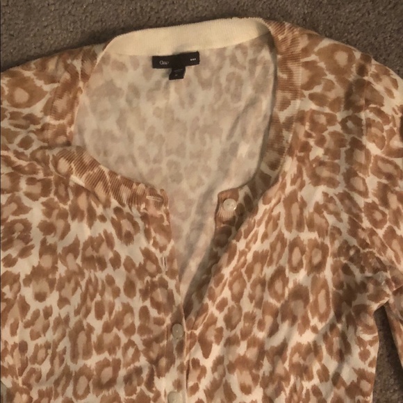 GAP Leopard button down sweater - Picture 3 of 3
